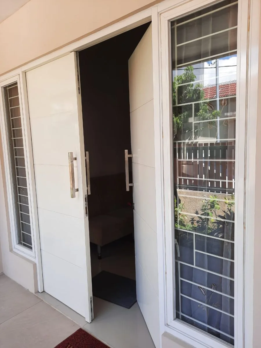 Dijual Rumah Cantik dan Terawat di Taman Pondok Indah Surabaya Barat - Thumbnail 3