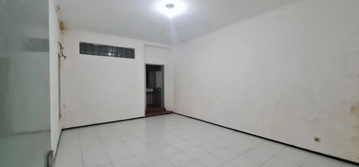 Dijual/Disewakan Rumah Lokasi Strategis di Raya Darmo Harapan Indah Surabaya Barat - Thumbnail 3