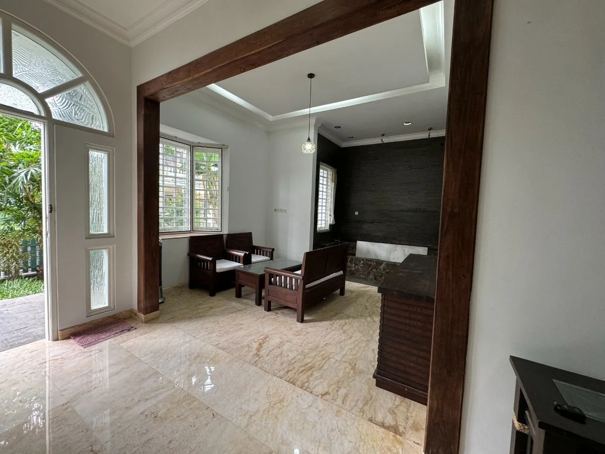 Dijual Rumah Bagus di Pakuwon City San Diego Surabaya Timur - Thumbnail 4