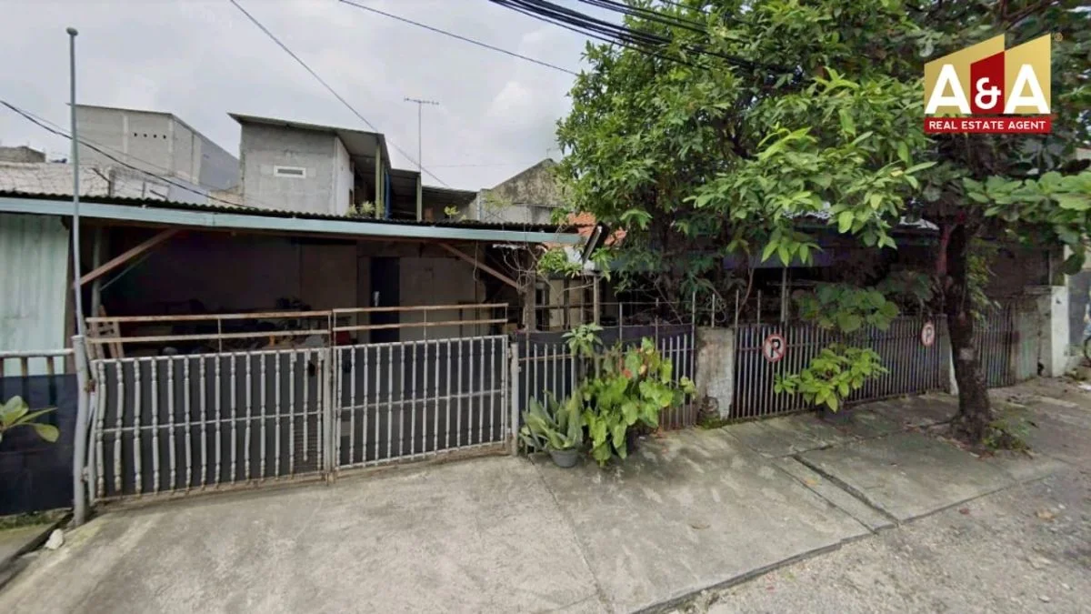 Dijual Rumah Lama Hitung Tanah dan Strategis Dukuh Kupang Surabaya Barat