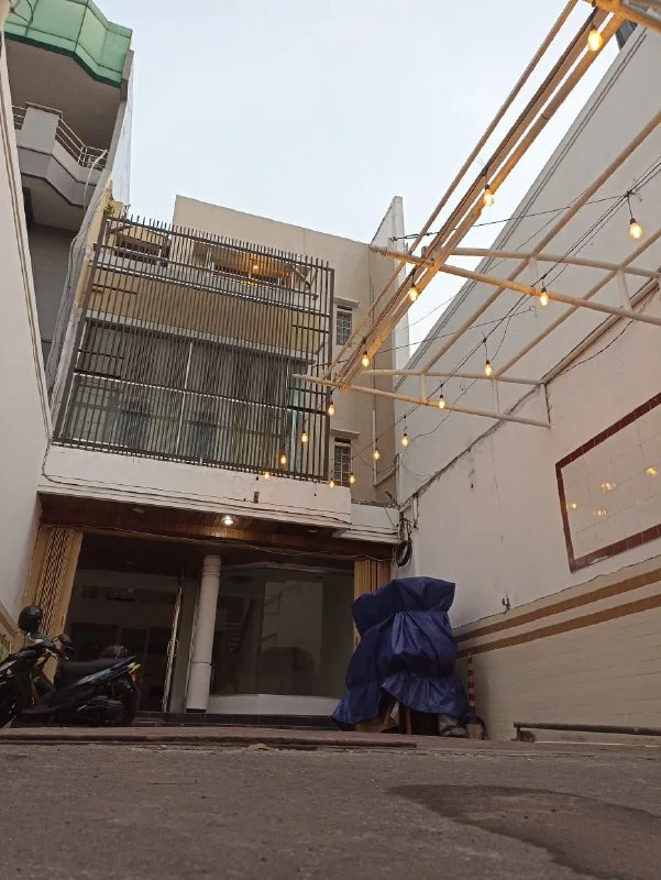 Dijual Rumah Mewah Area Pusat Kota di Kedungsari Surabaya Pusat