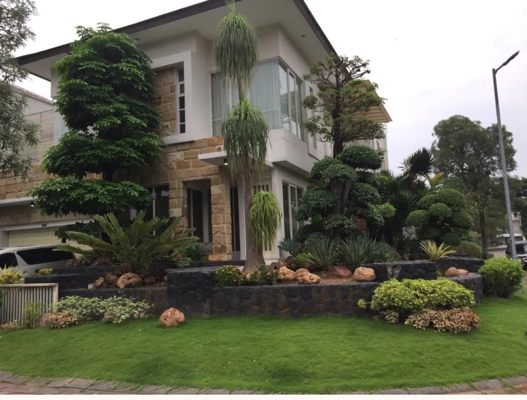 Dijual rumah bagus di Citraland surabaya barat