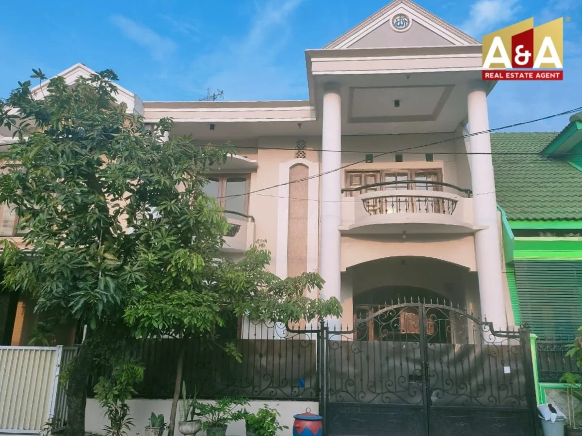 Dijual Rumah Mewah dan Strategis di Taman Pondok Indah Wiyung Surabaya Barat