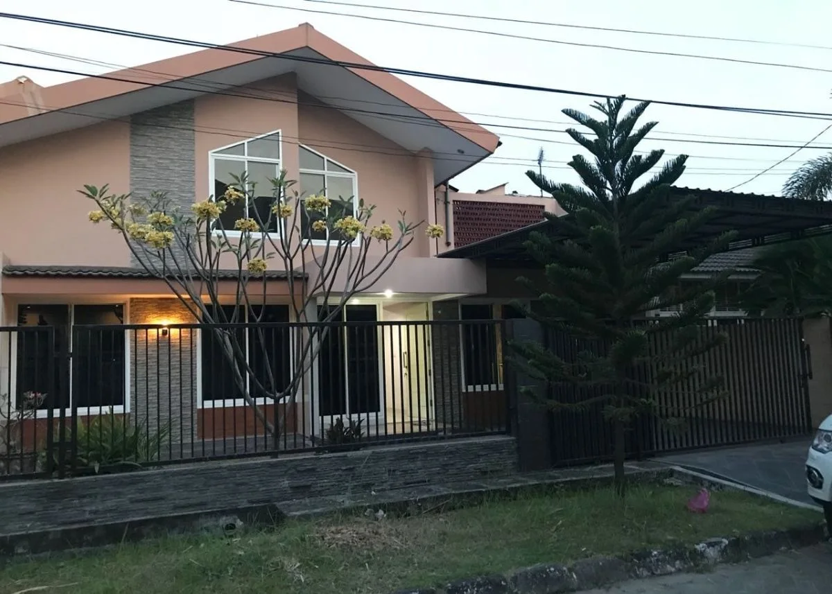 Dijual/Disewakan Rumah Second Siap Huni di Surabaya Barat