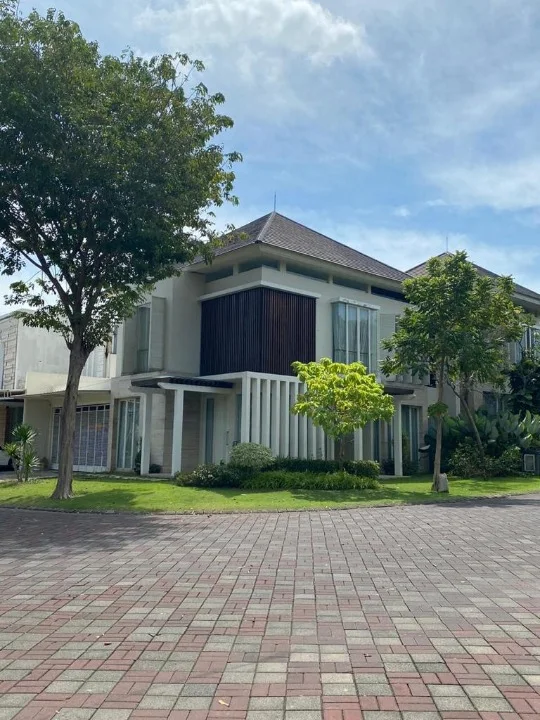 Disewakan Rumah Mewah Siap Huni di Pakuwon Indah Surabaya Barat