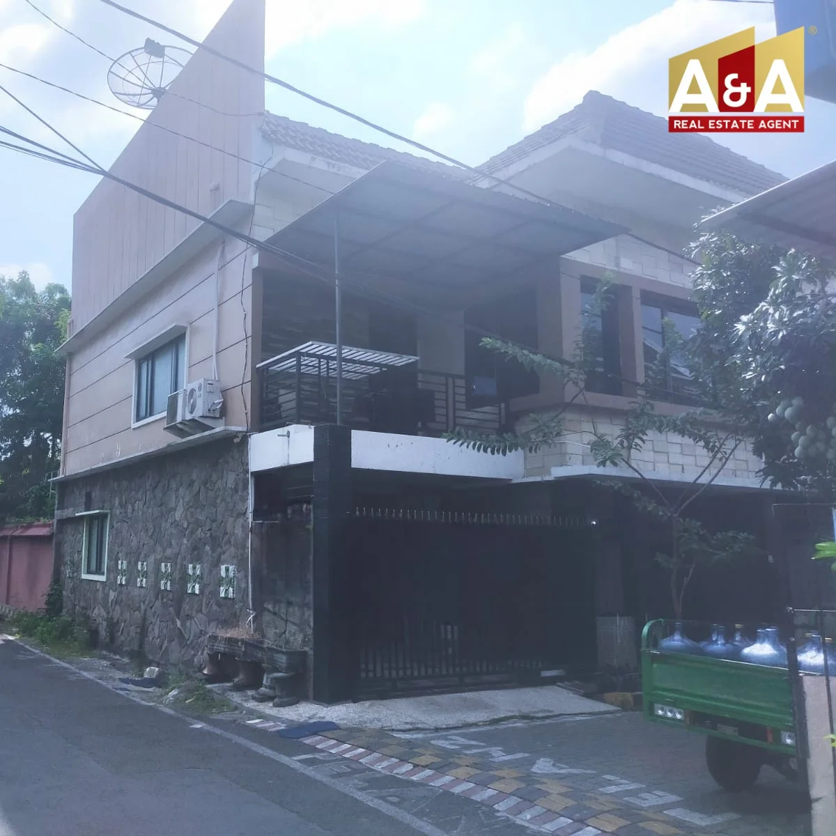 Dijual Rumah Strategis di Semolowaru Surabaya Timur