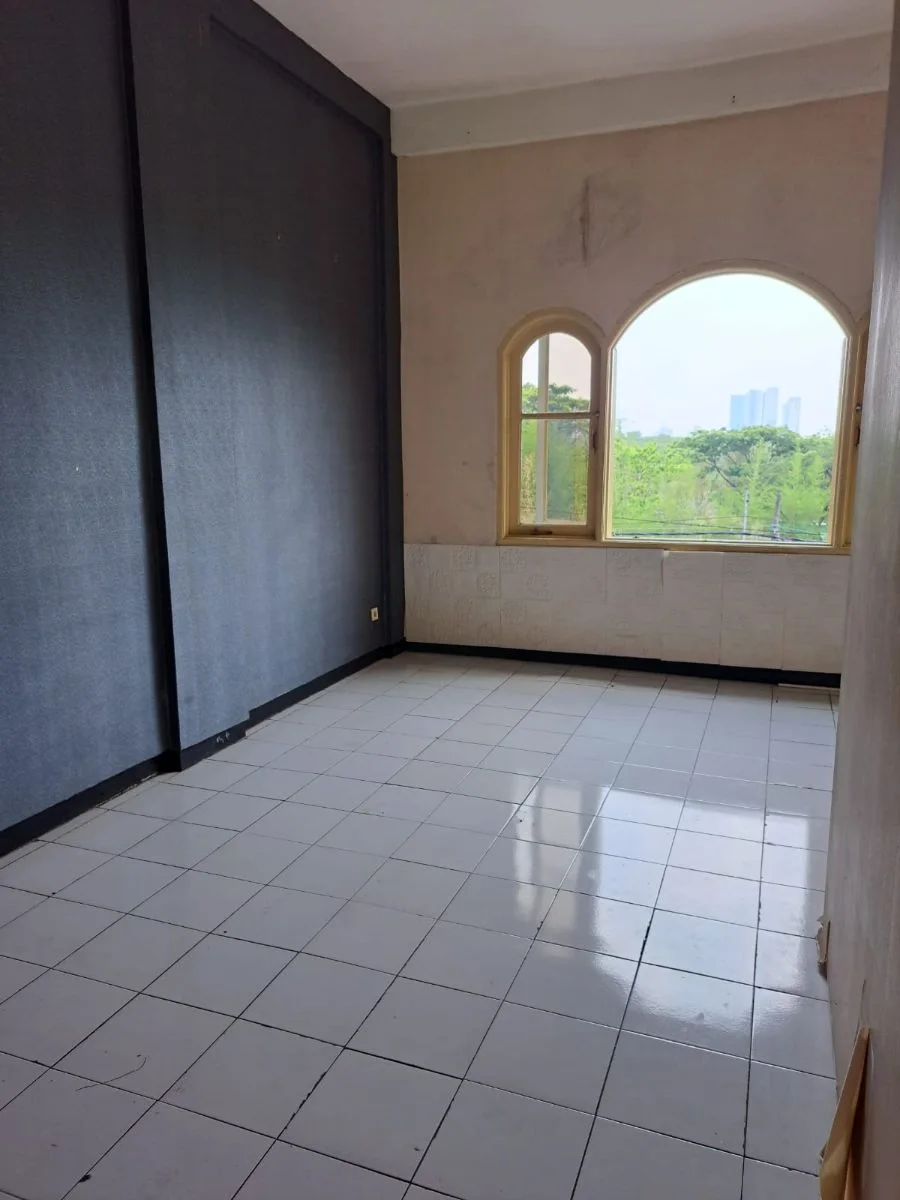 Ruko Disewakan Lokasi Strategis di Bukit Darmo Golf Surabaya Barat 225 JUTA - Thumbnail 4