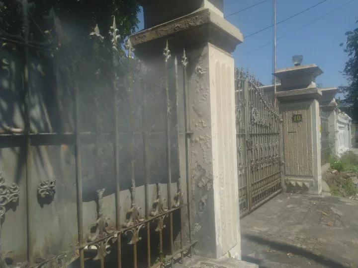 Dijual Rumah Strategis di Kaliwaron Surabaya Timur
