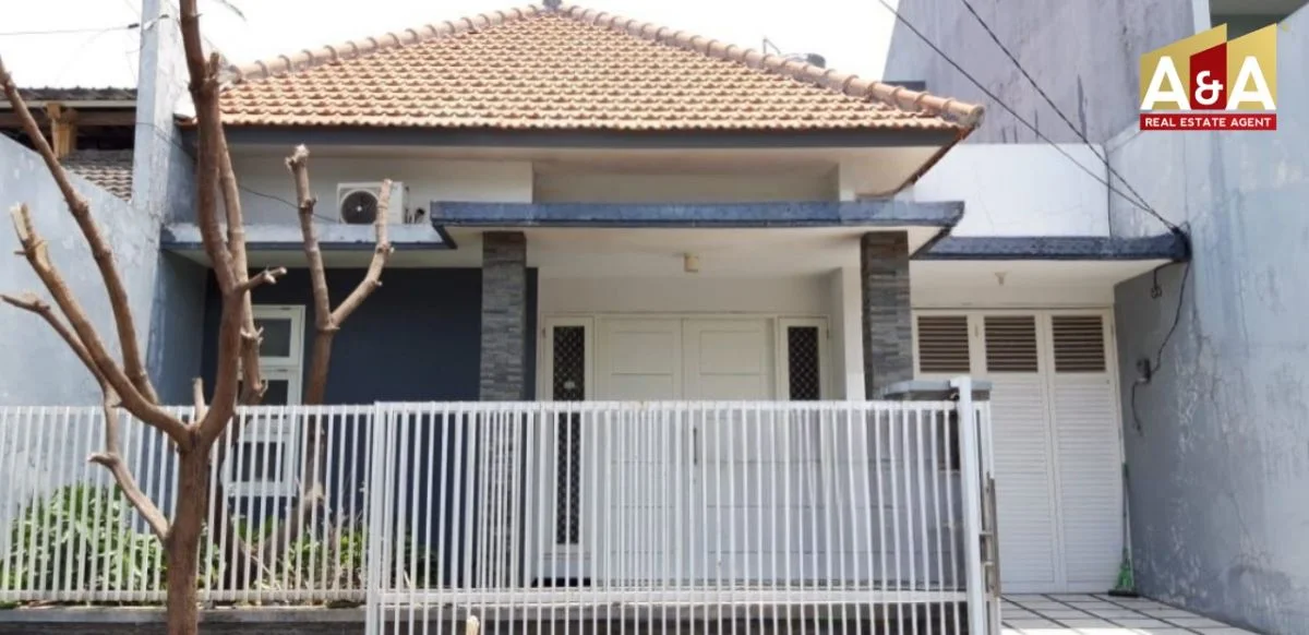 Dijual Rumah Nyaman Strategis di Kutisari Indah Barat Surabaya Timur - Image 1