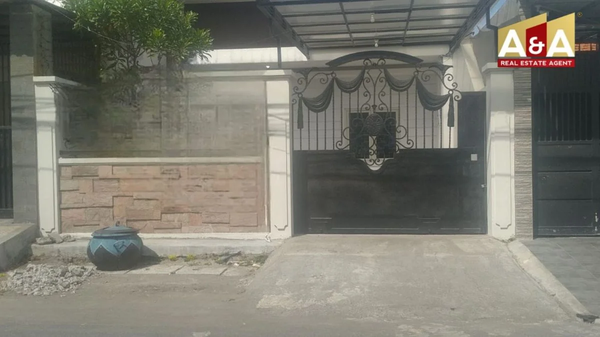 Dijual/Disewakan Rumah dengan Kenyamanan Modern di Kalibokor Selatan Surabaya Timur