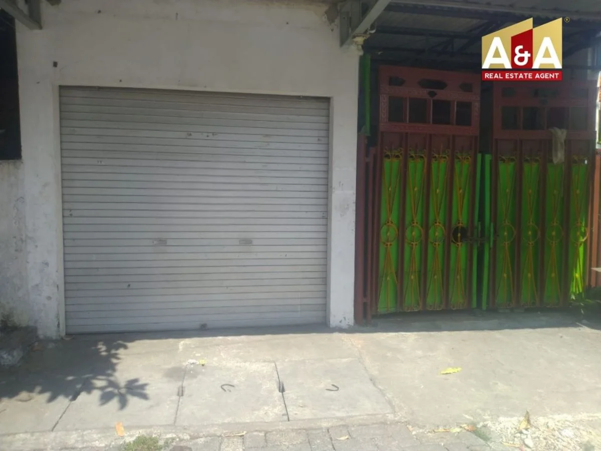 Disewakan Rumah Usaha Letak Strategis di Kalidami Surabaya Timur