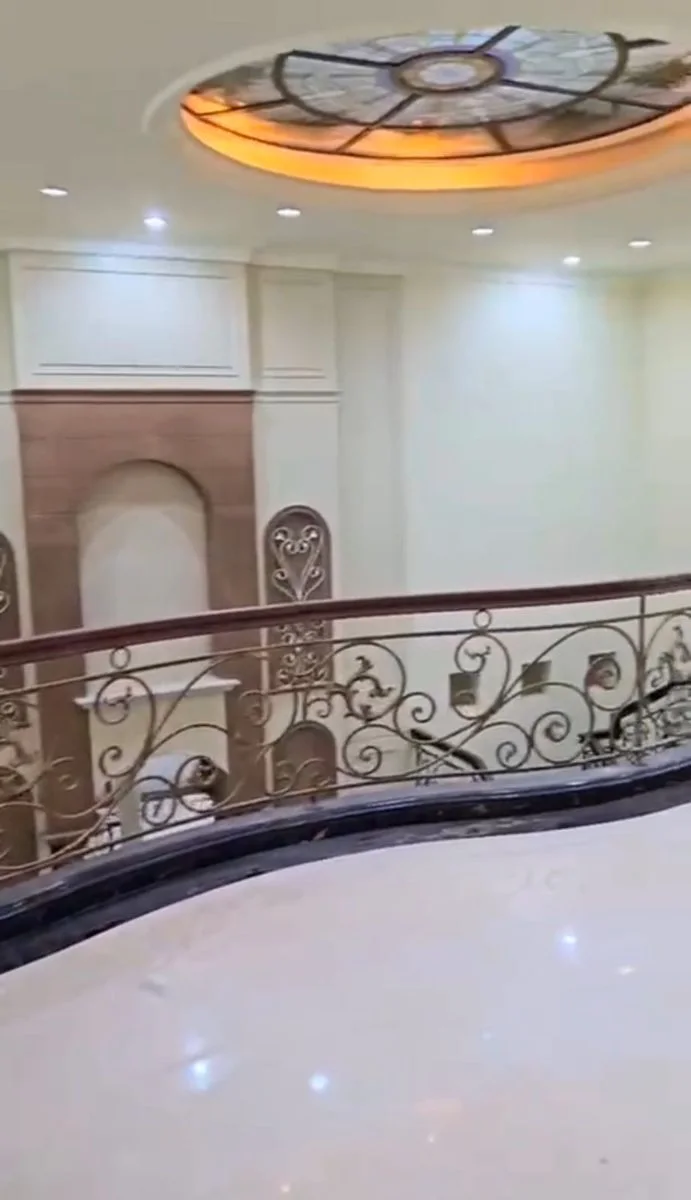Dijual Rumah Mewah Strategis di Classic Graha Family Surabaya - Thumbnail 2