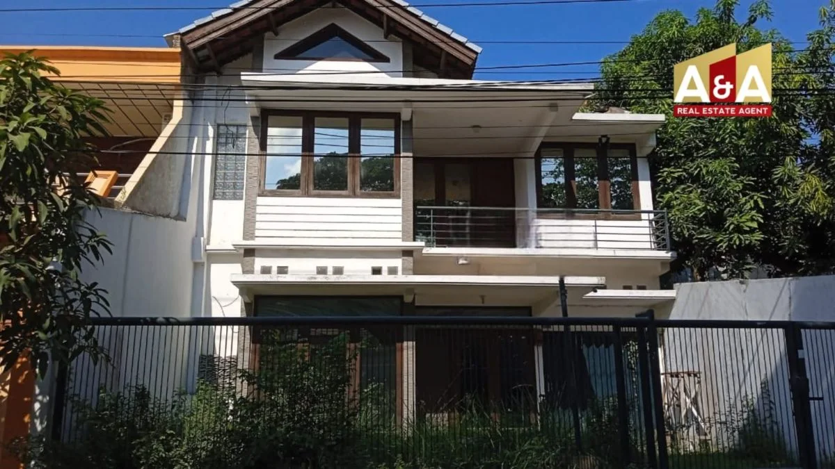 Dijual Rumah Bagus di Raya Tengger Kandangan Surabaya Barat