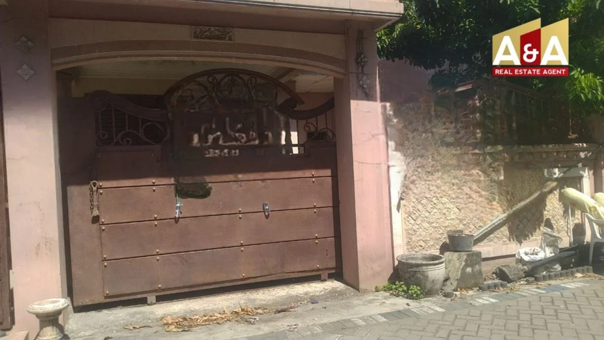 Dijual Rumah Mewah Style Classic di Karah Tama Asri Surabaya Selatan