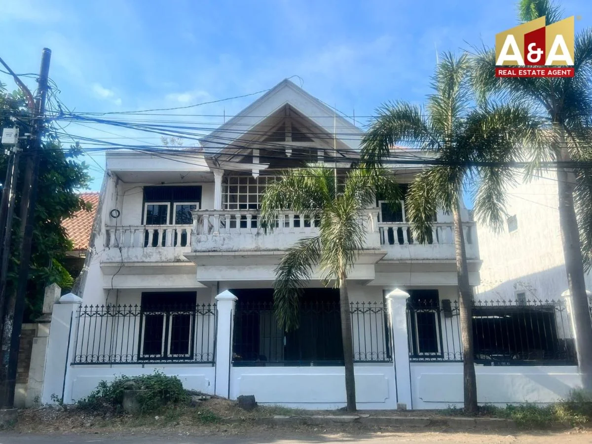 Dijual Rumah Strategis di Ketintang Madya Surabaya Selatan - Image 1
