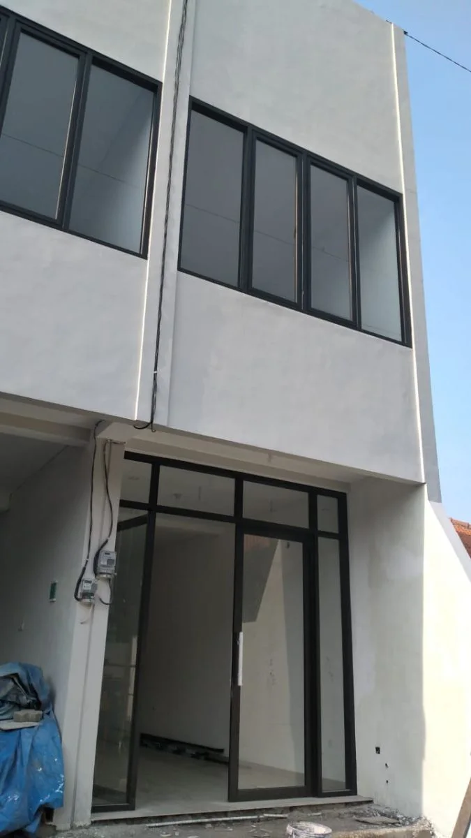 Dijual Ruko Strategis Bratang Binangun Harga Terjangkau Sisa 2 unit di Surabaya Timur