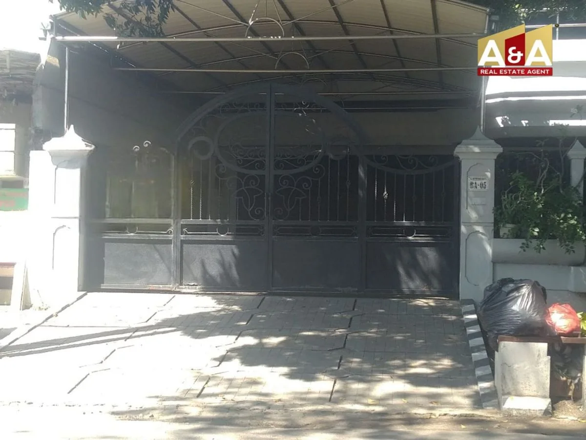 Dijual Rumah Asri Strategis di Ketintang Permai Wilayah Surabaya Selatan