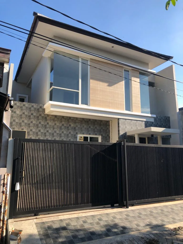 Dijual Rumah Strategis di Babatan Mukti New Minimalis Wilayah Surabaya Barat