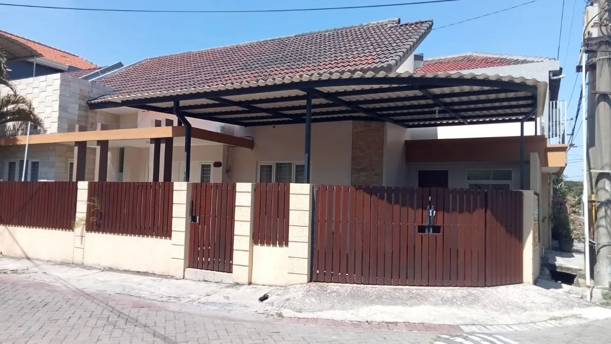 Dijual Rumah Hook di Taman Pondok Indah Wiyung