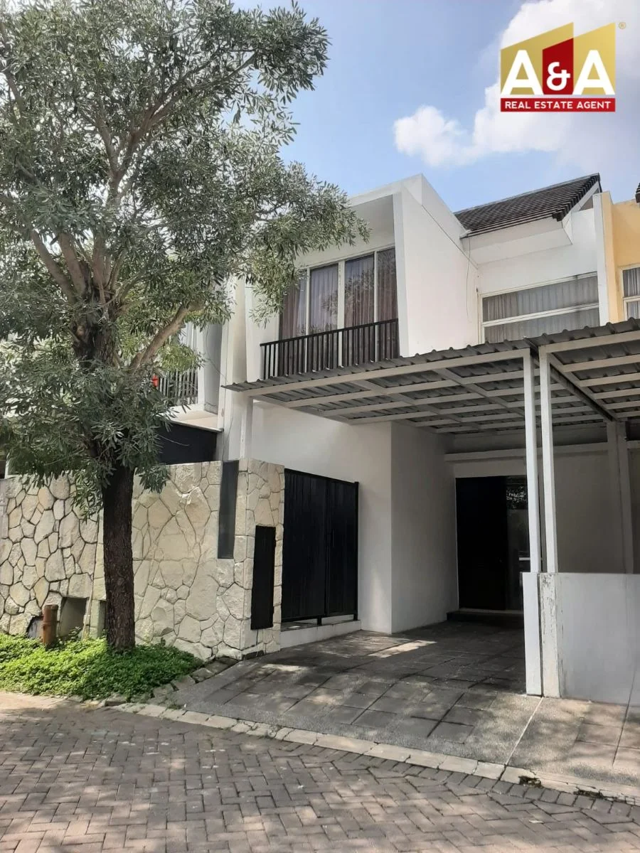 Dijual/Disewakan Rumah Strategis di Forest Mansion Surabaya Barat