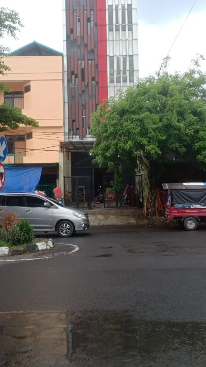 Disewakan Ruko Komersial 4,5 Lantai di Kupang Jaya Surabaya Barat - Image 1