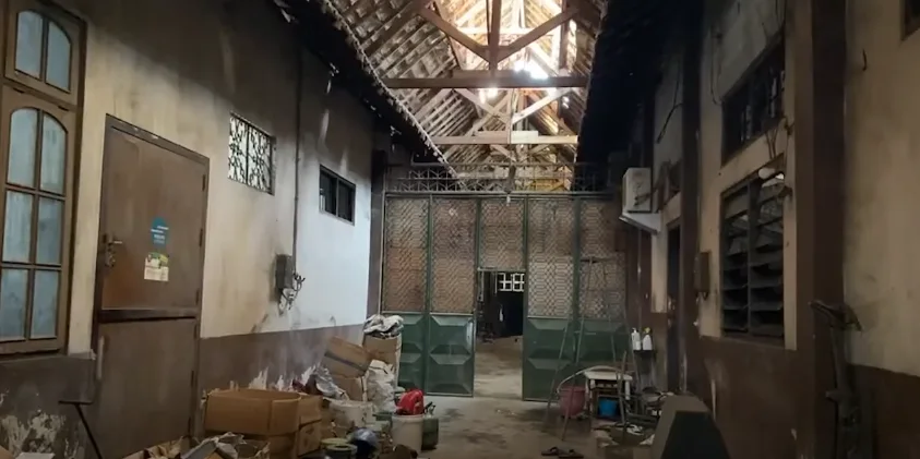 Dijual/Disewakan Rumah Usaha di Raya Yos Sudarso Jombang - Thumbnail 3