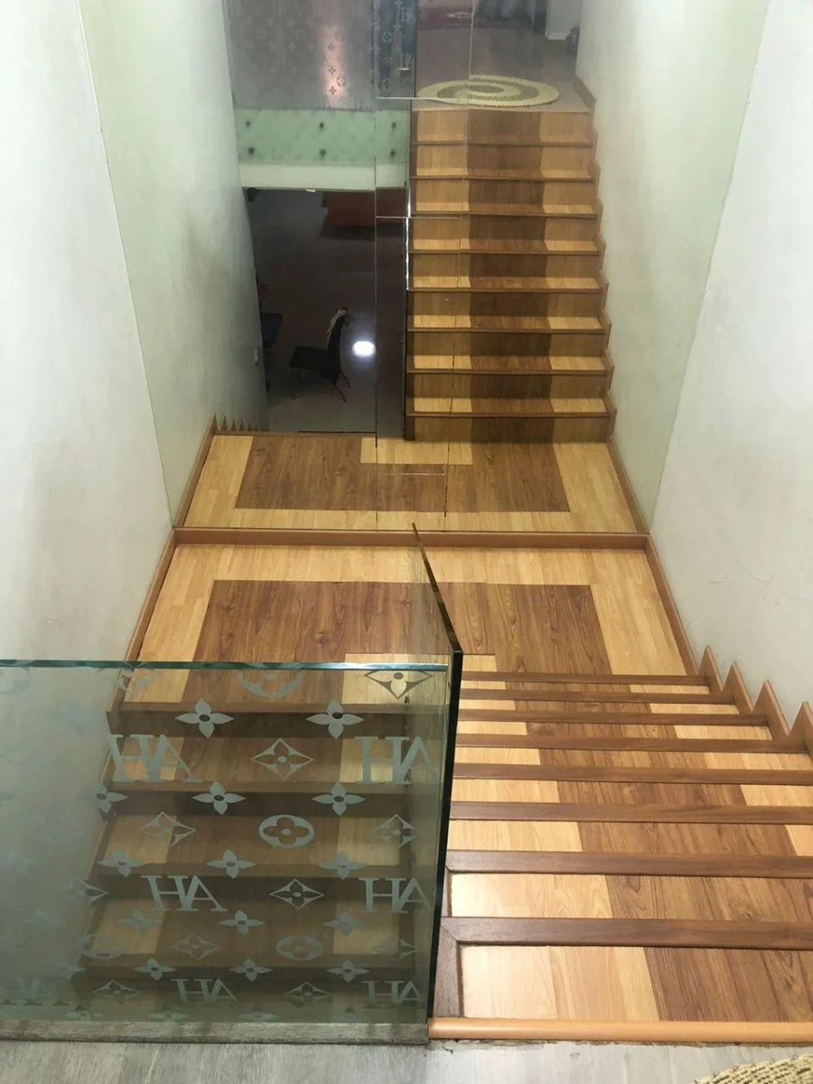 Dijual Rumah Mewah Impian Luas 2,5 Lantai Harga 10 Miliar di Wilayah Manyar Kartika Surabaya Timur - Thumbnail 3