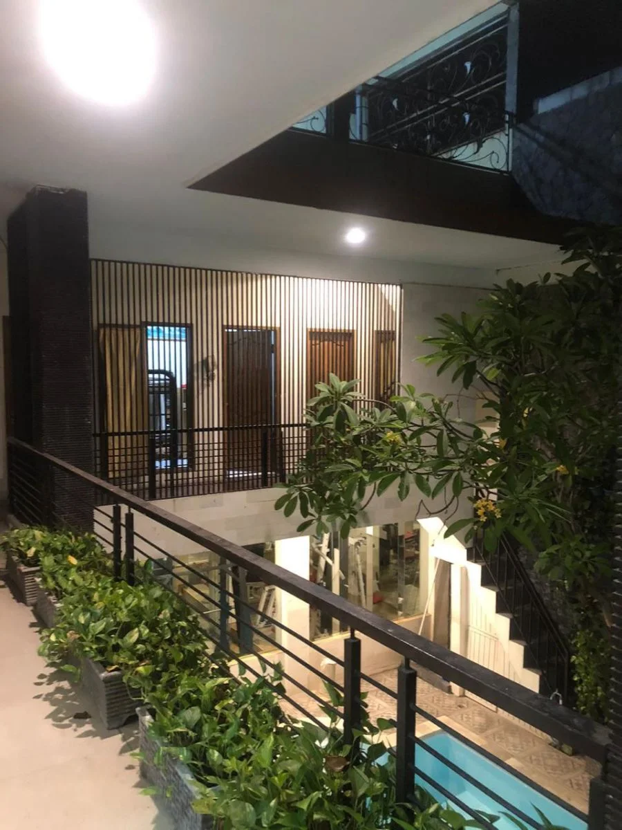 Dijual Rumah Mewah Impian Luas 2,5 Lantai Harga 10 Miliar di Wilayah Manyar Kartika Surabaya Timur - Thumbnail 4
