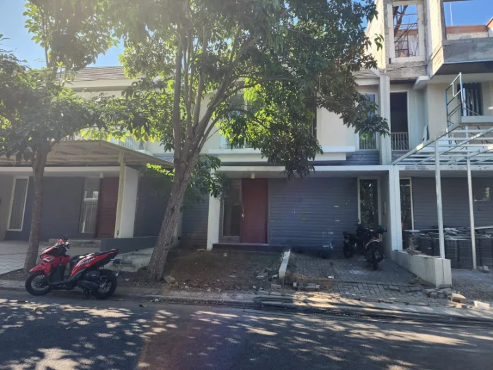 Dijual Rumah Nyaman Strategis di Northwest Park Citraland Surabaya Barat