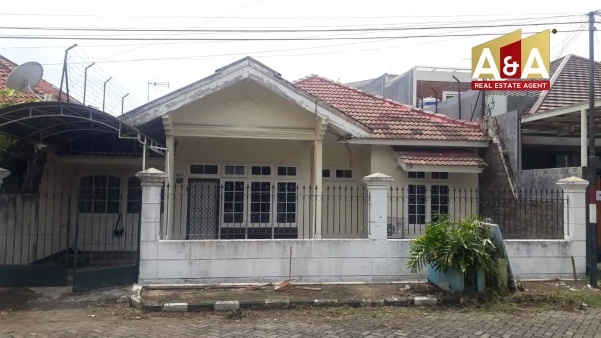 Dijual Rumah Terawat di Klampis Anom Surabaya Timur