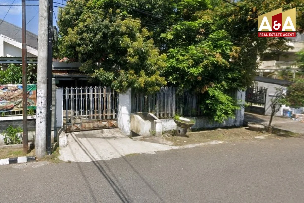Dijual Cepat Rumah Strategis di Ketintang Surabaya Selatan