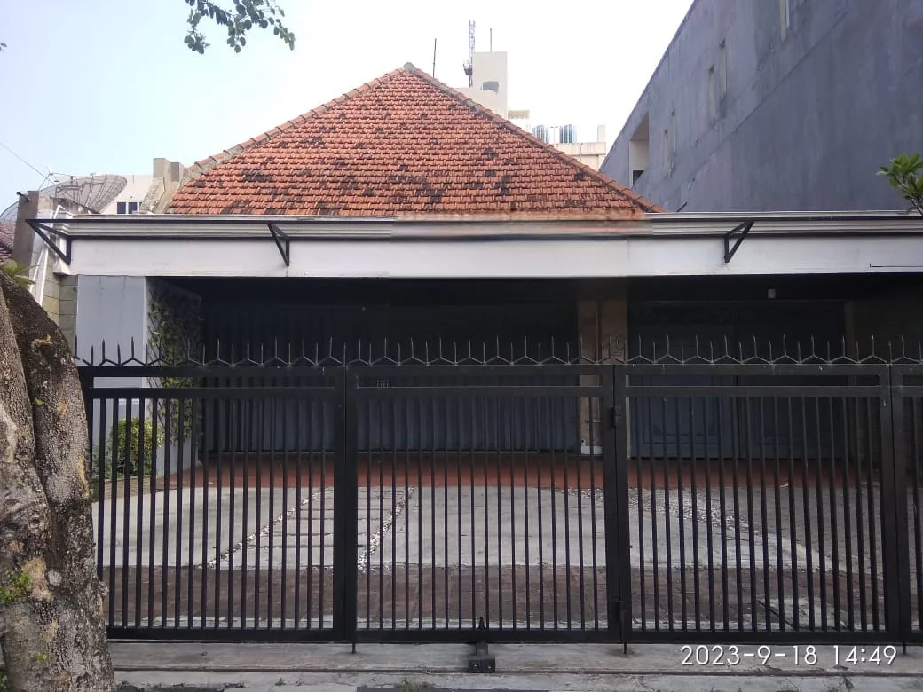 Dijual Rumah Nyaman Strategis di Ambengan Surabaya Pusat