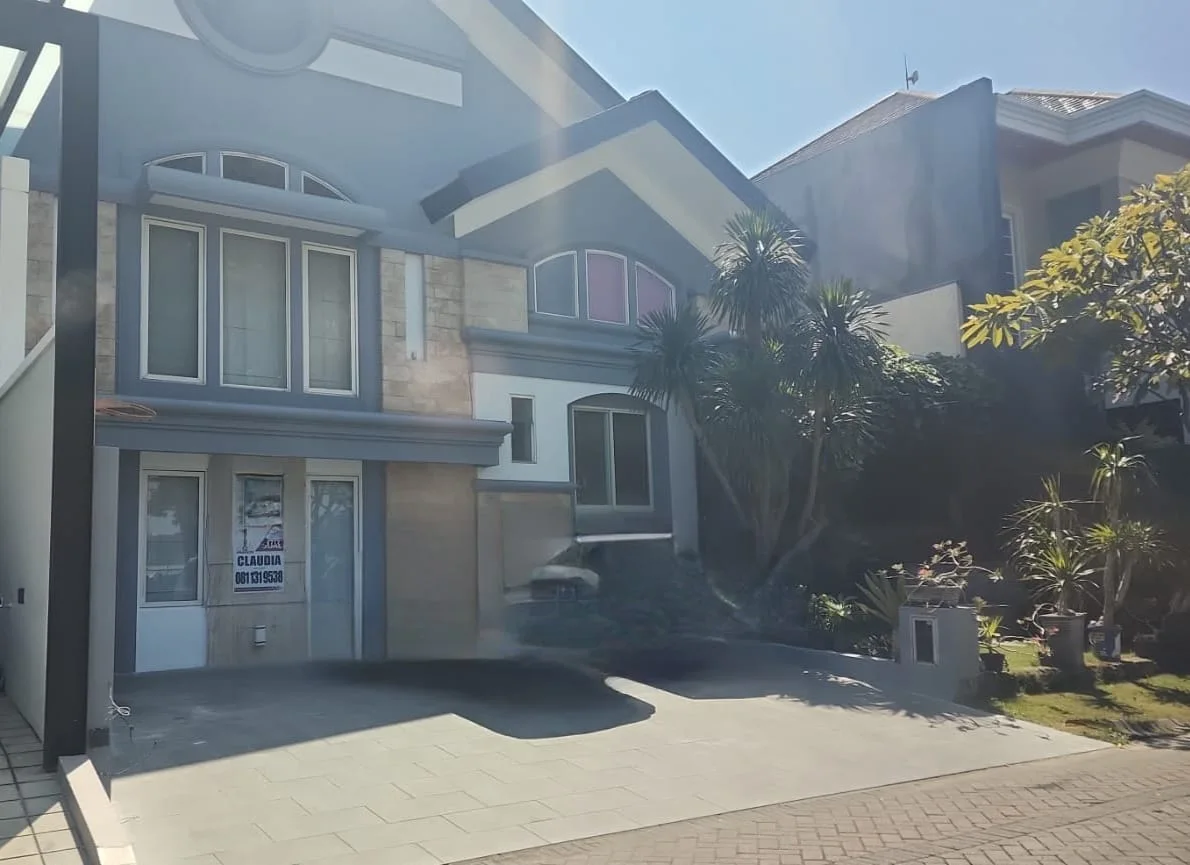 Dijual Rumah Nyaman di Bukit Telaga Golf Citraland Wilayah Surabaya Barat