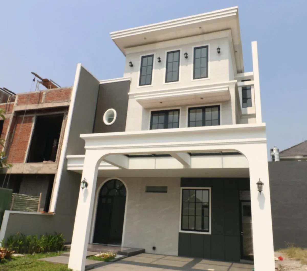 Dijual Rumah Baru di Kawasan Citraland Surabaya Barat