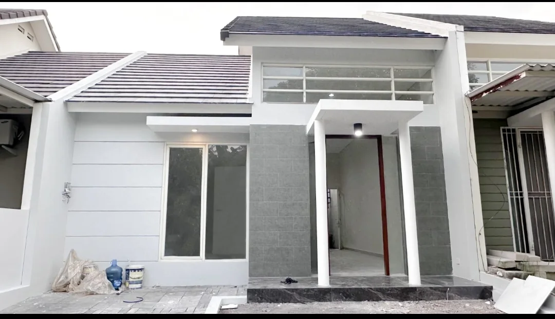 Dijual Rumah Nyaman Strategis di Citraland Surabaya Barat