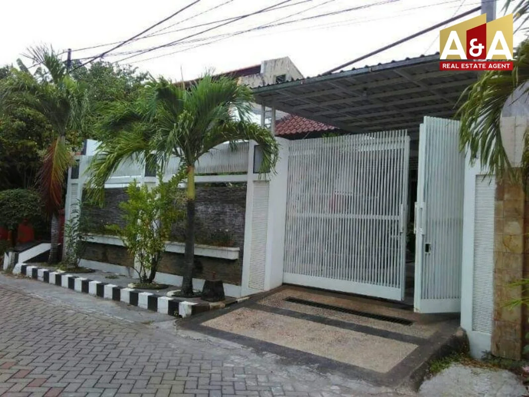 Dijual Rumah Strategis di Ketintang Baru Surabaya Selatan - Image 1