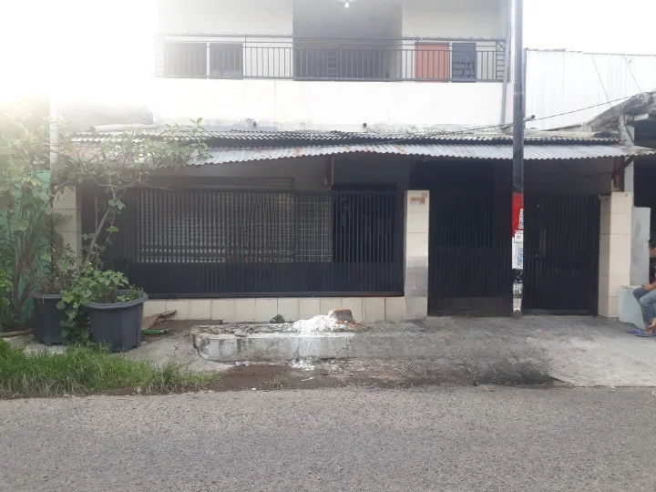 Dijual Rumah Besar Strategis di Manukan Lor Surabaya Barat
