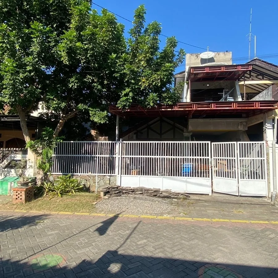 Dijual Rumah Strategis di Wisma Tengger Surabaya Barat
