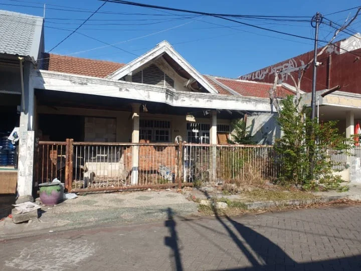 Dijual Rumah Hitung Tanah Taman Pondok Indah di Wilayah Surabaya Barat