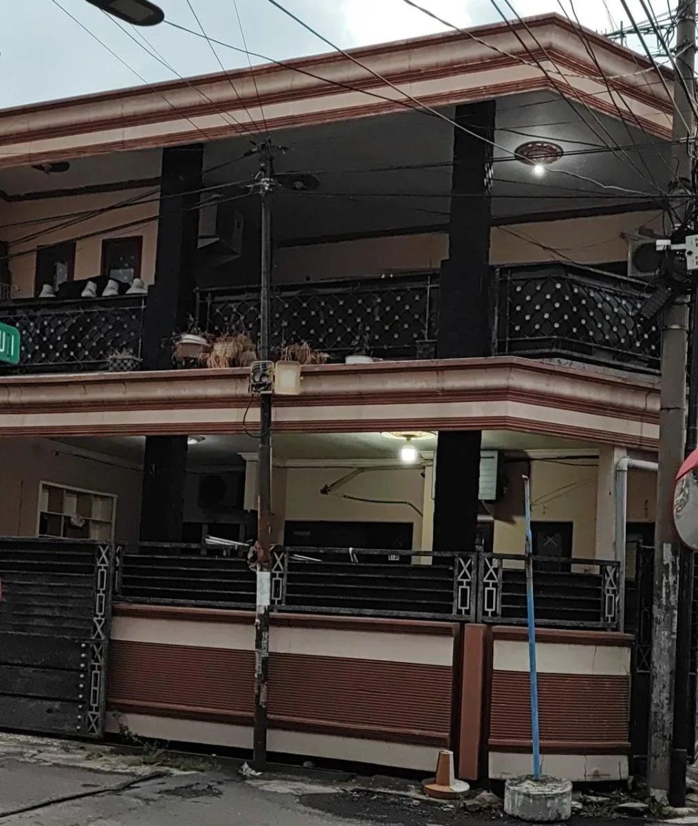 Dijual Rumah Strategis 2 lantai di Bogangin Baru Surabaya Barat