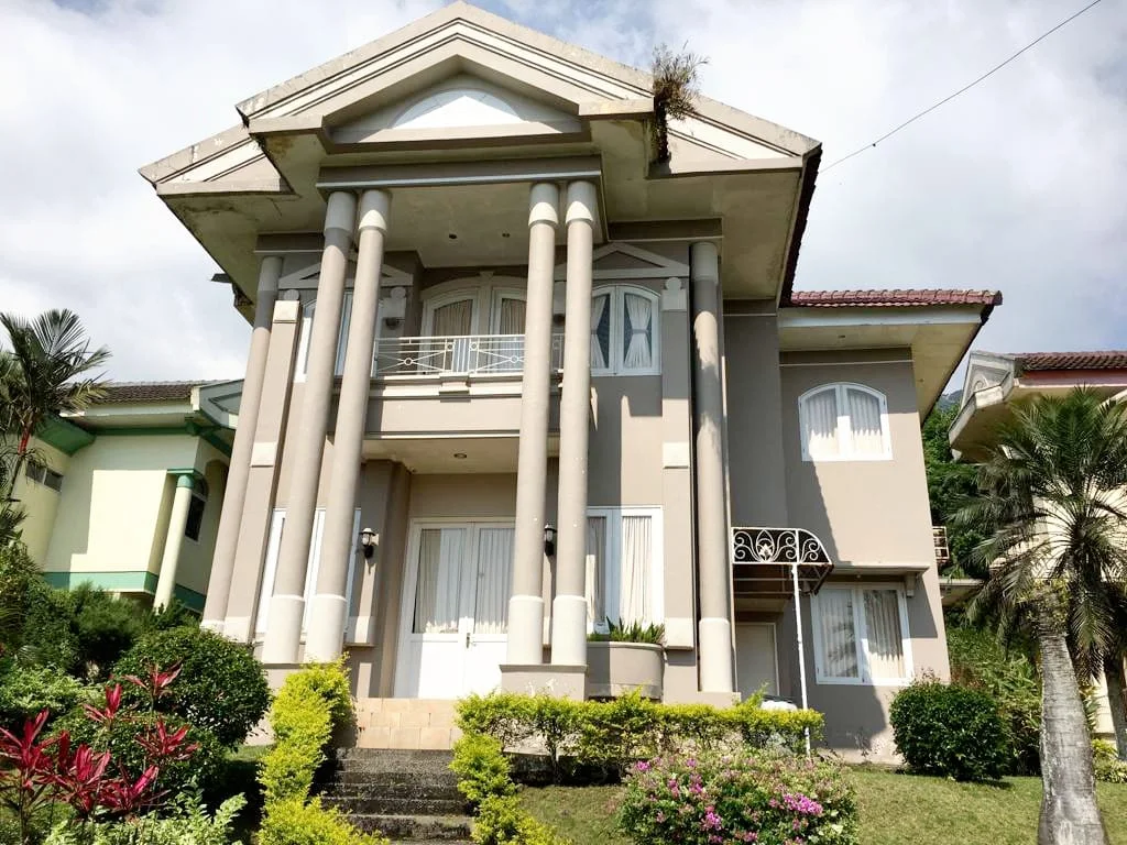 Dijual Villa Kawasan Strategis di Puncak Trawas Mojokerto