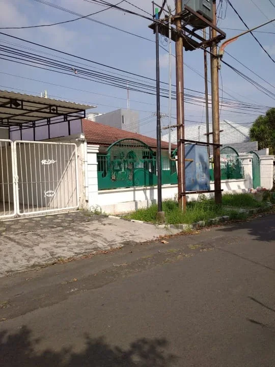 Dijual Rumah Strategis di Darmo Baru Surabaya Barat