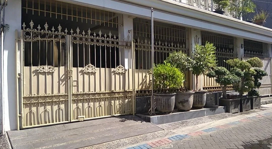 Disewakan Rumah Asri nan Terawat di Candi Lontar Tengah Surabaya Barat