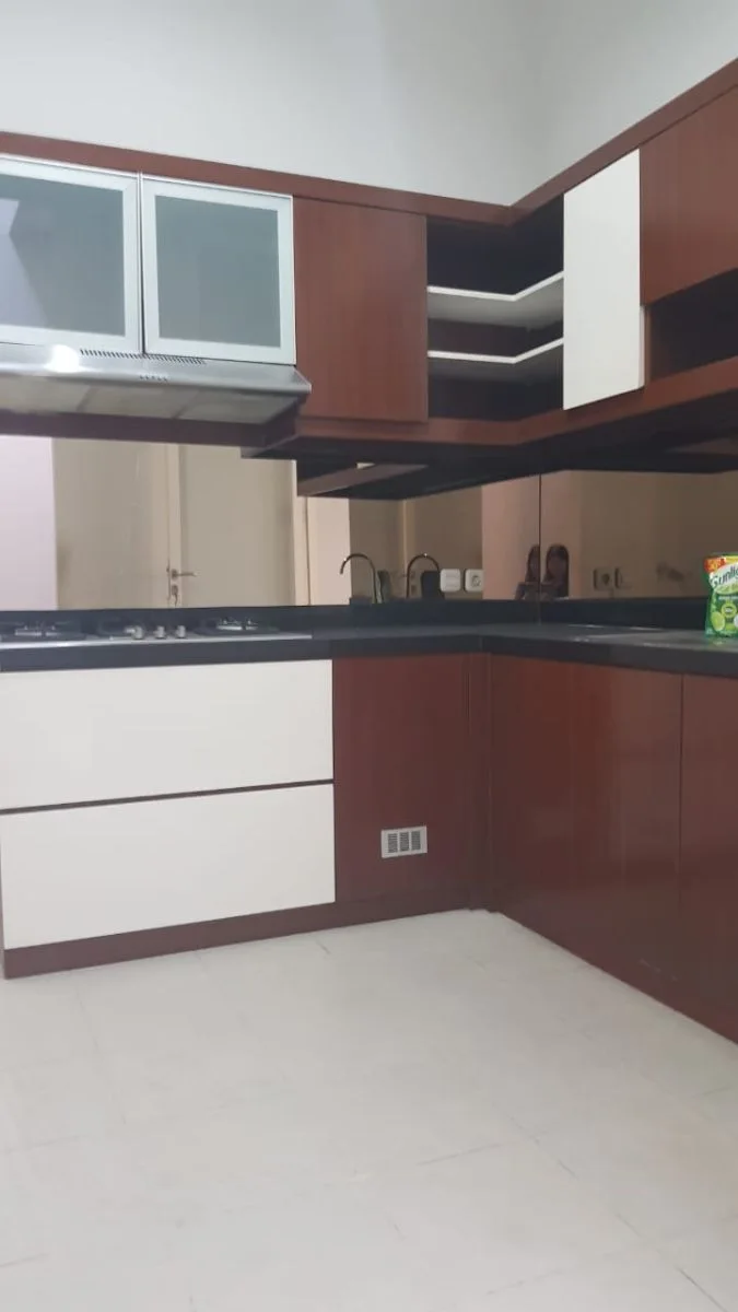 Disewakan Rumah Bagus Nyaman di Citraland Surabaya Barat - Thumbnail 2