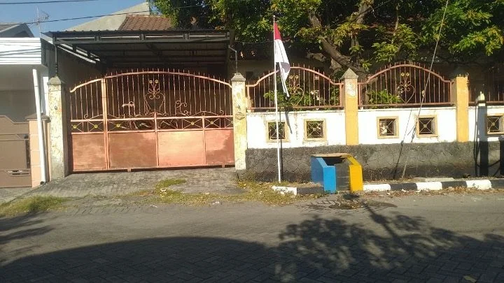 Dijual Rumah Nyaman Bagus di Kutisari Indah Utara Wilayah Surabaya Timur