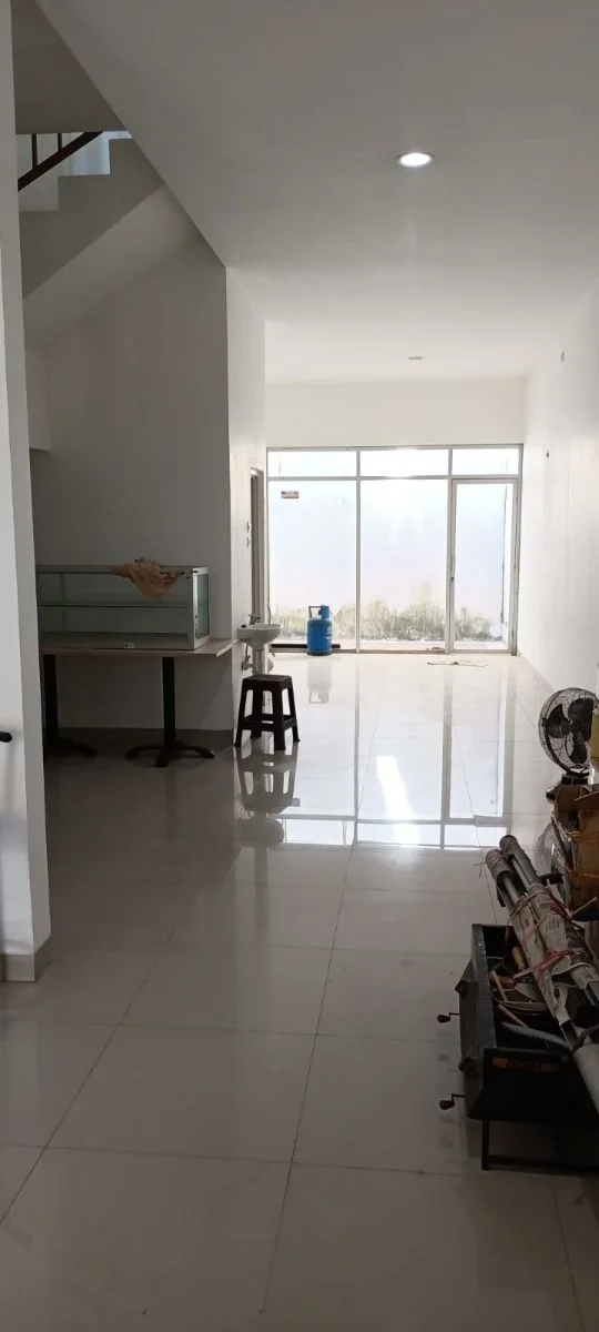 Dijual Rumah Bagus Nyaman di Kutisari Indah Utara Wilayah Surabaya Timur - Thumbnail 2