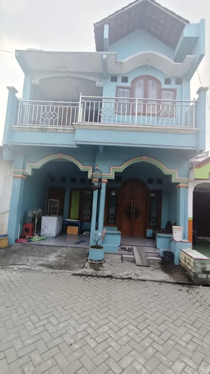 Dijual Rumah Dua Lantai di Canggu Permai Wilayah Mojokerto