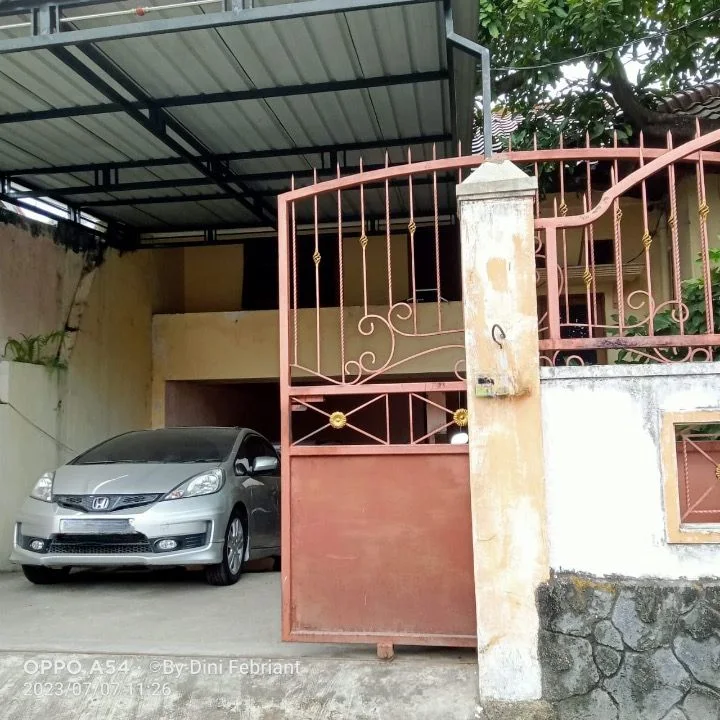Dijual Rumah Hook Bagus Mewah di Kutisari Indah Utara Wilayah Surabaya Timur