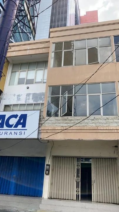 Disewakan Ruko Nol Jalan Raya di Mayjend Sungkono Surabaya Barat - Thumbnail 3