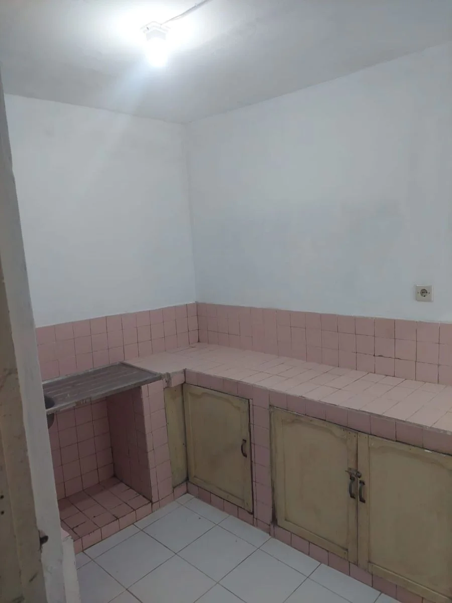Disewakan Ruko Strategis di Petemon Barat Wilayah Surabaya Selatan - Thumbnail 3
